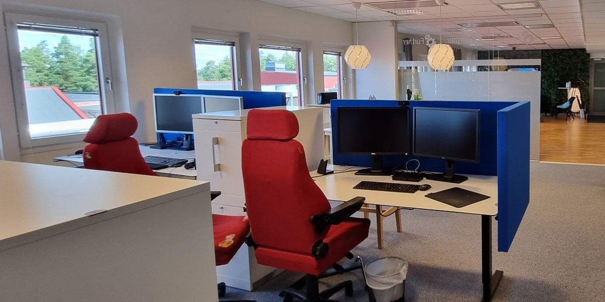 Bordsskärm, ljudabsorberande, front 750 tyg, Cara el. Lucia tyg, Offix