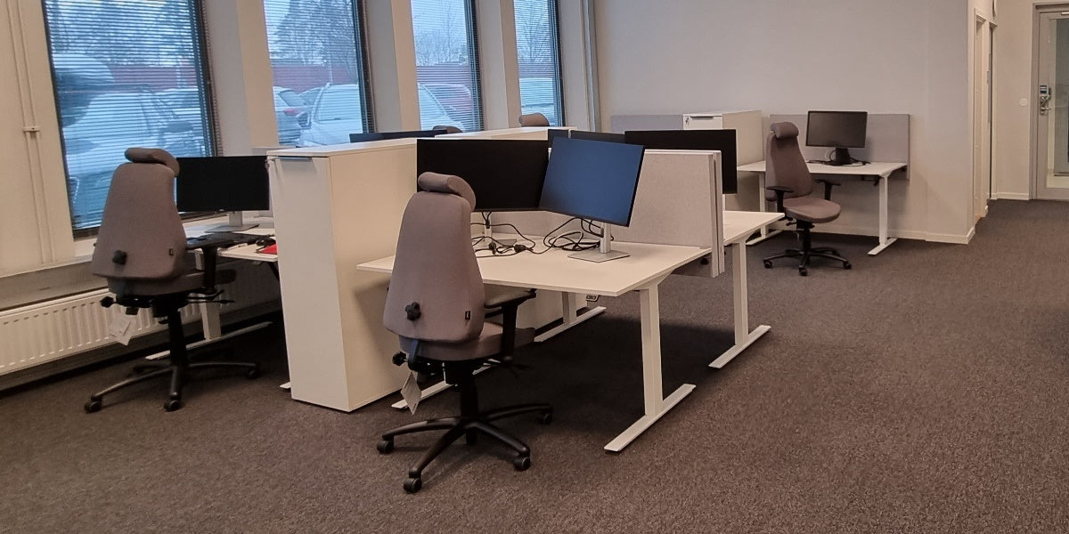 Bordsskärm, ljudabsorberande, front 750 tyg, Cara el. Lucia tyg, Offix