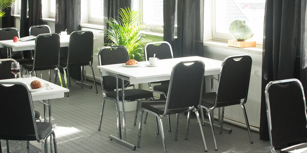 Konferensstol, staplingsbar, Flex06, svart-silvergrå, Offix